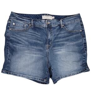 Torrid Womens High-Rise Stretch Denim Shorts Size 18 Medium Blue Wash EUC